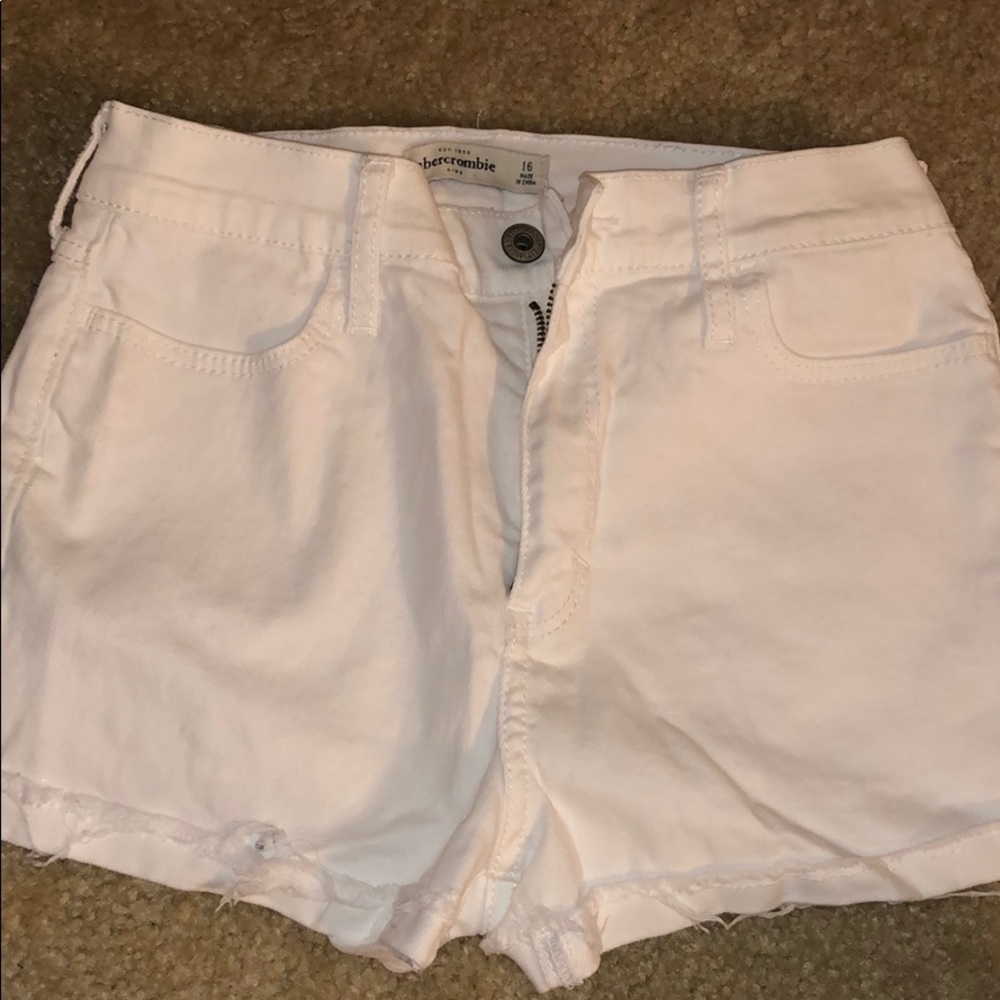 abercrombie high waisted jean shorts in size 0